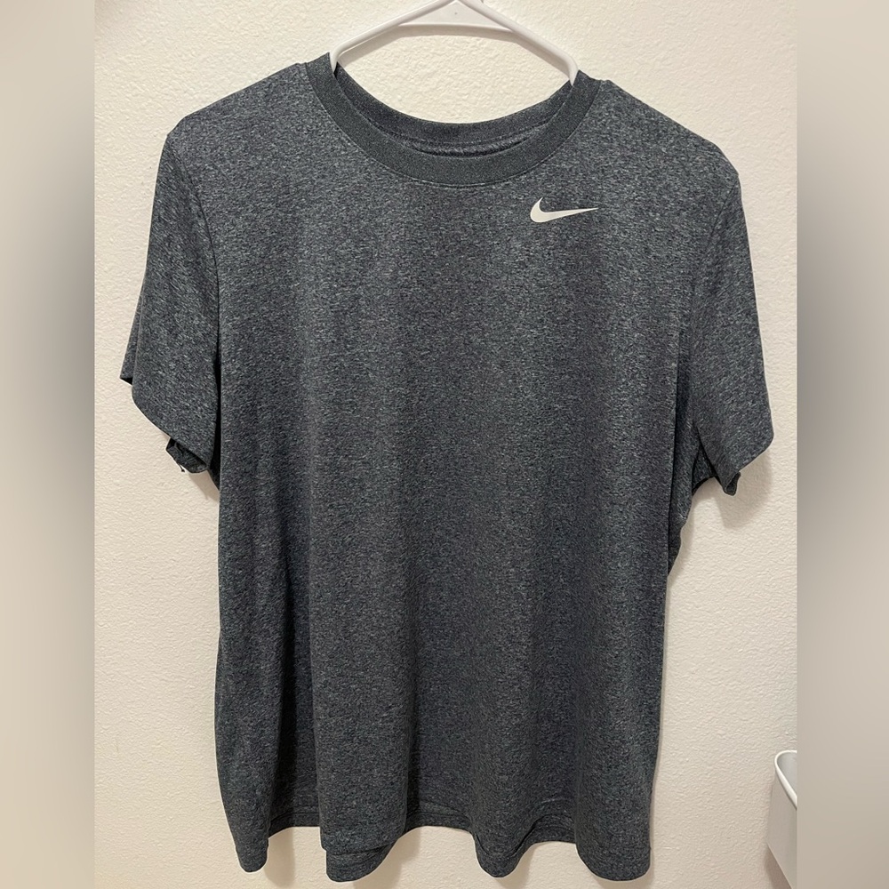 Nike Men’s Dri-FIT Gray Short Sleeve Athletic T-Shirt – Size XL